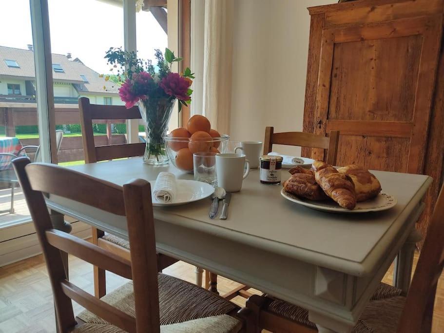 Bel Appartement Au Calme A 5 Minutes Du Village Menthon-Saint-Bernard Ngoại thất bức ảnh